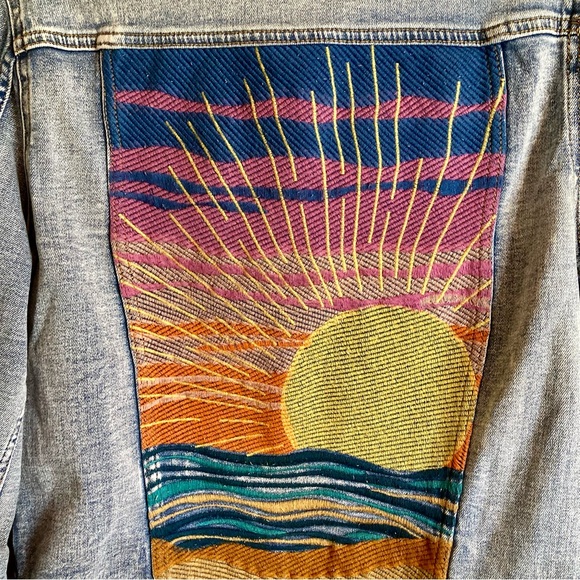 NEW Driftwood Summer Solstice Trucker Jean Jacket Sun Embroidered Medium Wash M - Picture 12 of 16